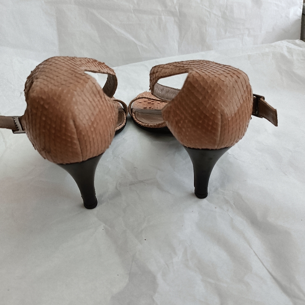 Gucci Sandal luxury  Snake Skin Ankle Strap Heels sz 8.5B - Picture 2 of 15